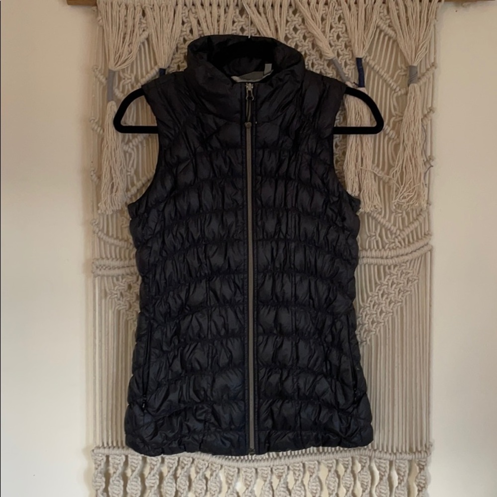 Athleta vest size medium